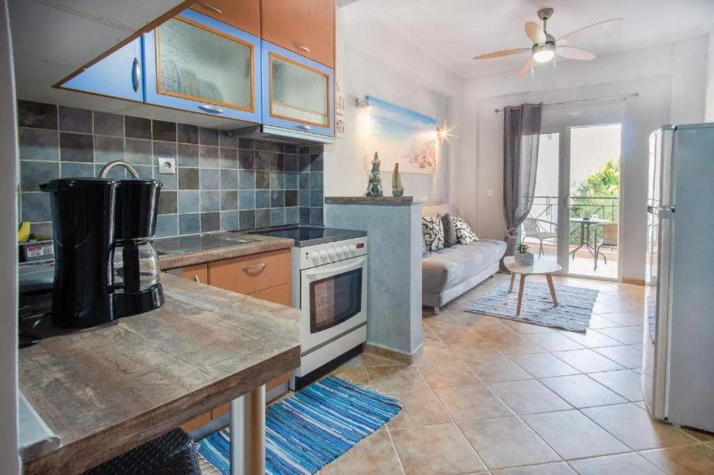 657296516_699406a392845